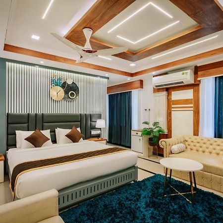 Excellency Airport Hotel Kochi Luaran gambar