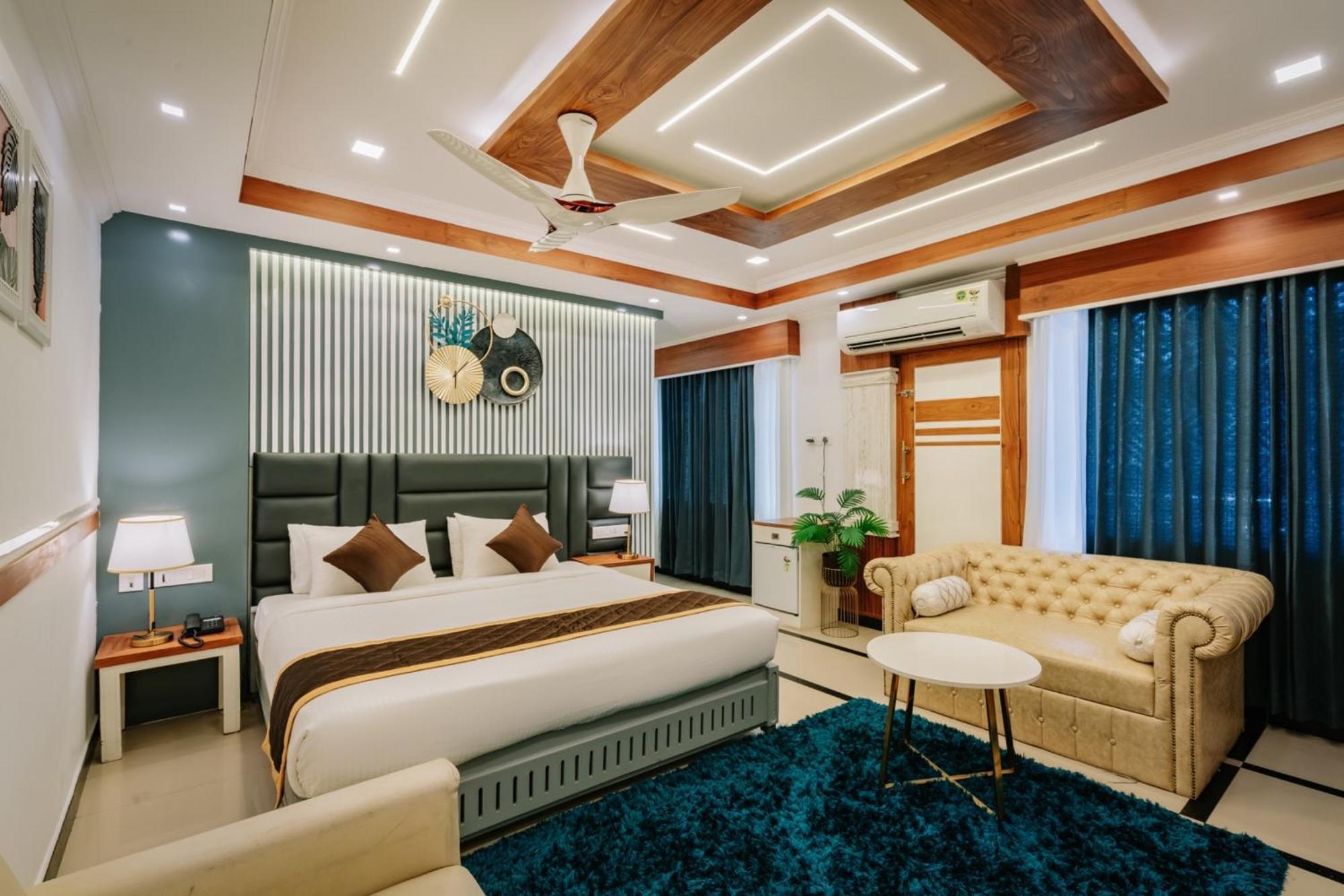 Excellency Airport Hotel Kochi Luaran gambar